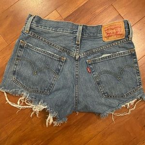 Levi Jean shorts 501
